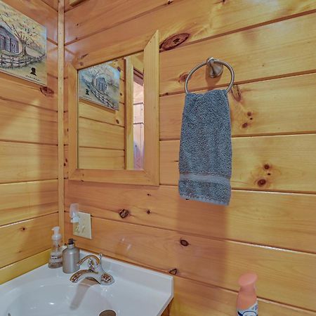 Pet-Friendly Cabin With Hot Tub In Daniel Boone Nf Beattyville Exterior photo