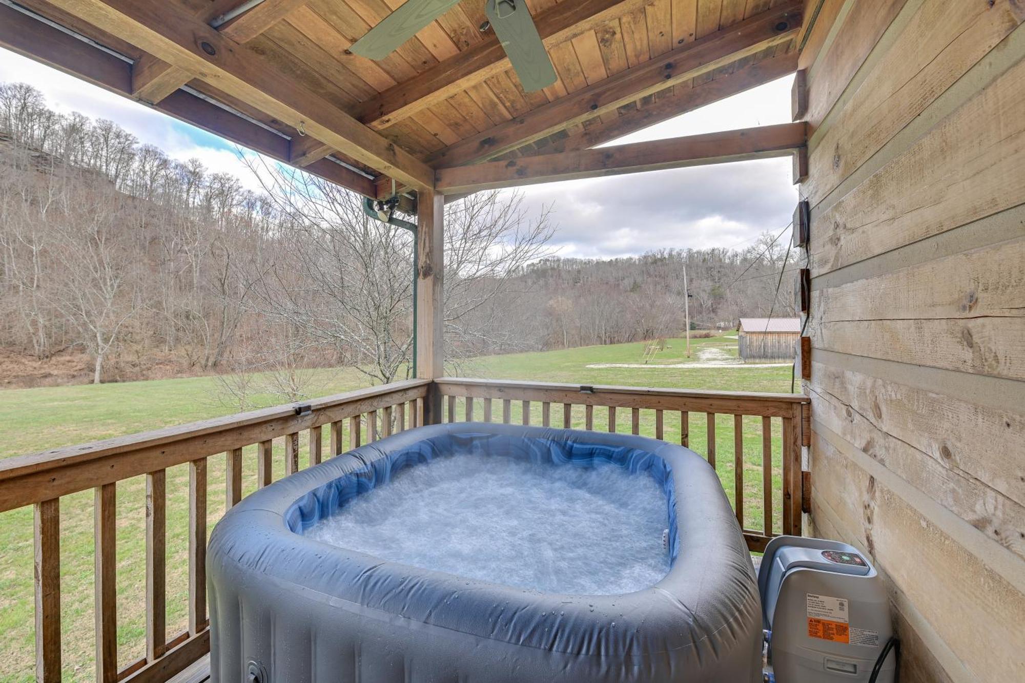 Pet-Friendly Cabin With Hot Tub In Daniel Boone Nf Beattyville Exterior photo